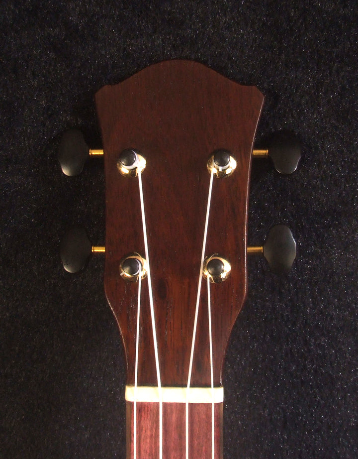 Handmade ArchBack Tenor Ukulele, Solid Quilted Maple, Leaf decor, Soft-bag, Bruce Wei UCK17-2003