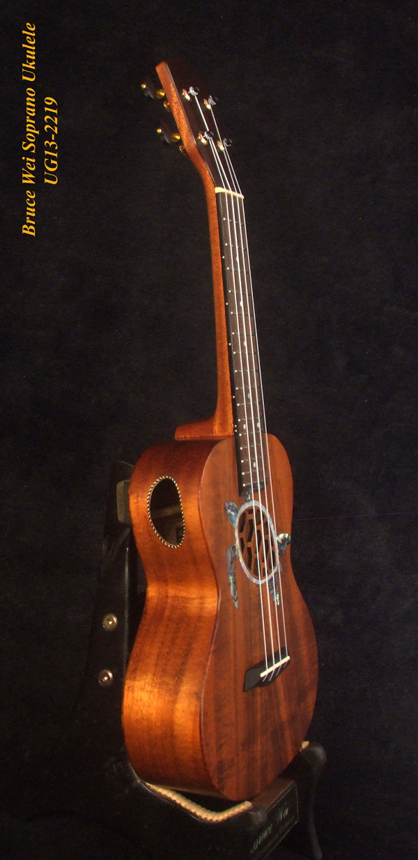 Handmade Soprano Ukulele Solid Hawaiian Koa, Turtle Soundhole, Soft-bag, Bruce Wei UG13-2219