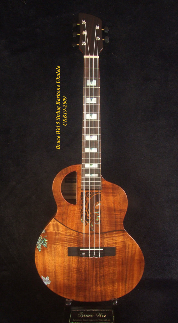 Handcrafted 5 String Baritone Ukulele, Curly Hawaiian Koa, Maple Leaf Inlay, Soft-bag, Bruce Wei UKB19-2009